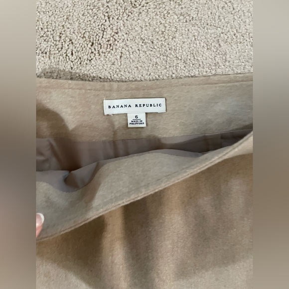 Adorable Banana Republic mini skirt in size 6! - Picture 14 of 15